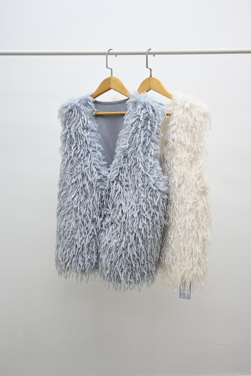 ふんわりシャギー素材ベスト