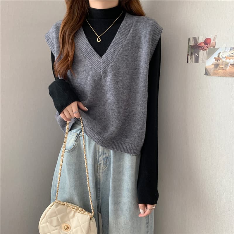 シンプル深Vネックベスト