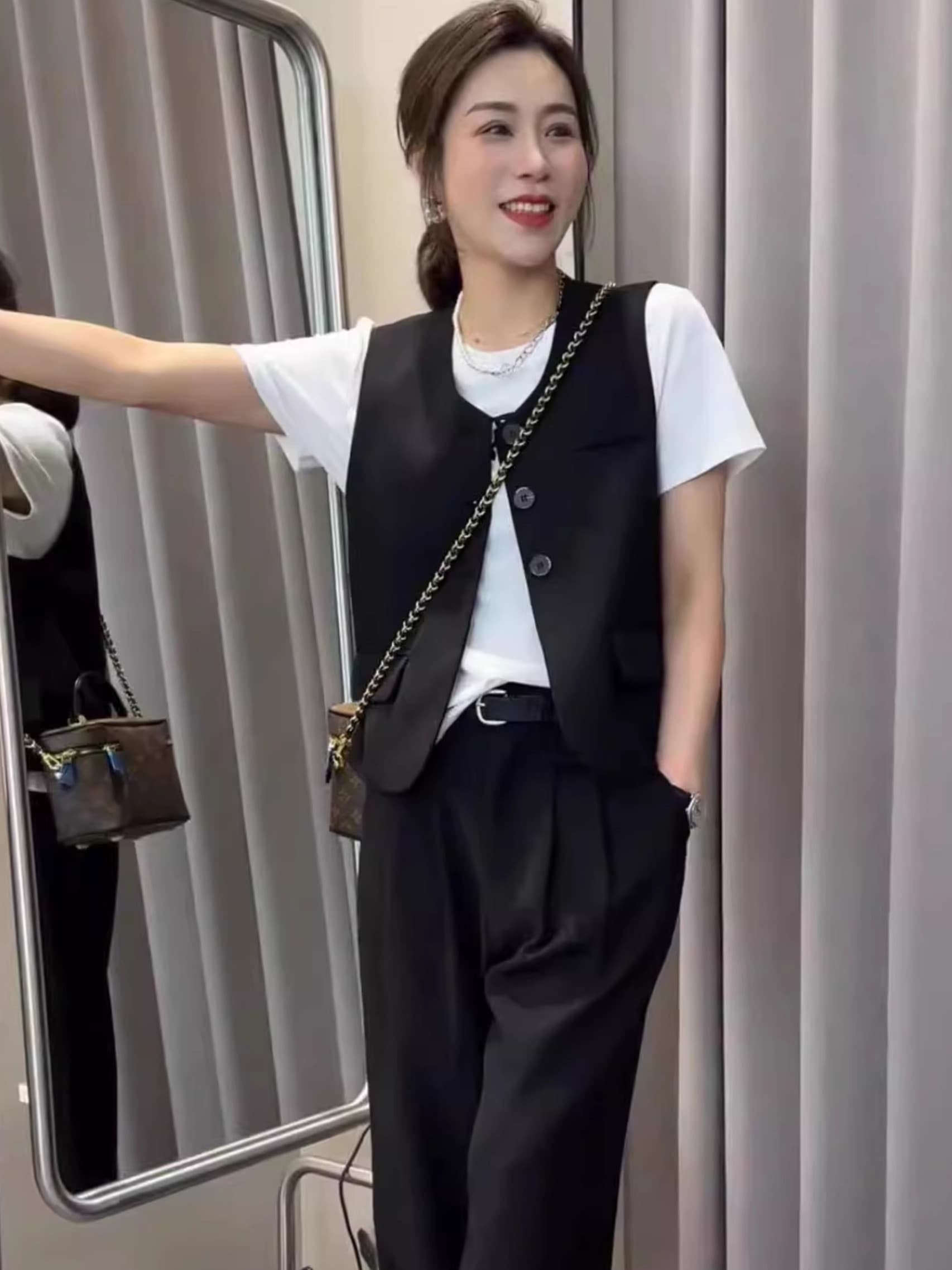 シンプルベーシックベストスーツ