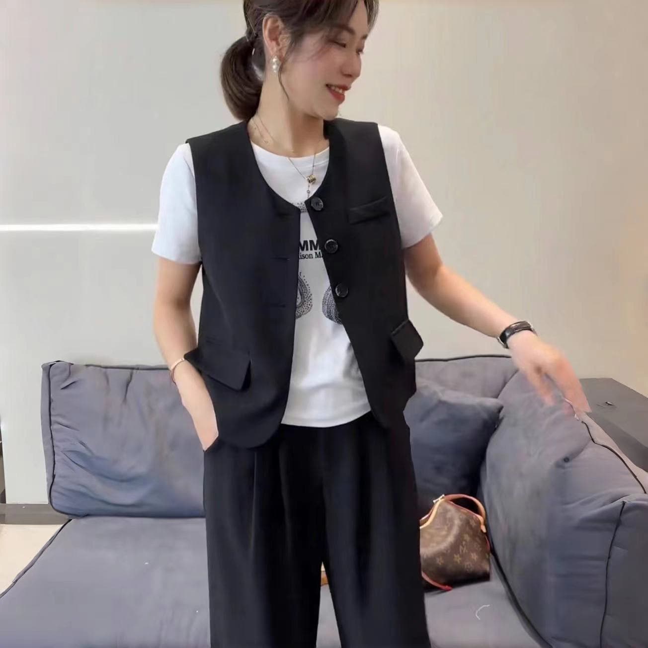 シンプルベーシックベストスーツ