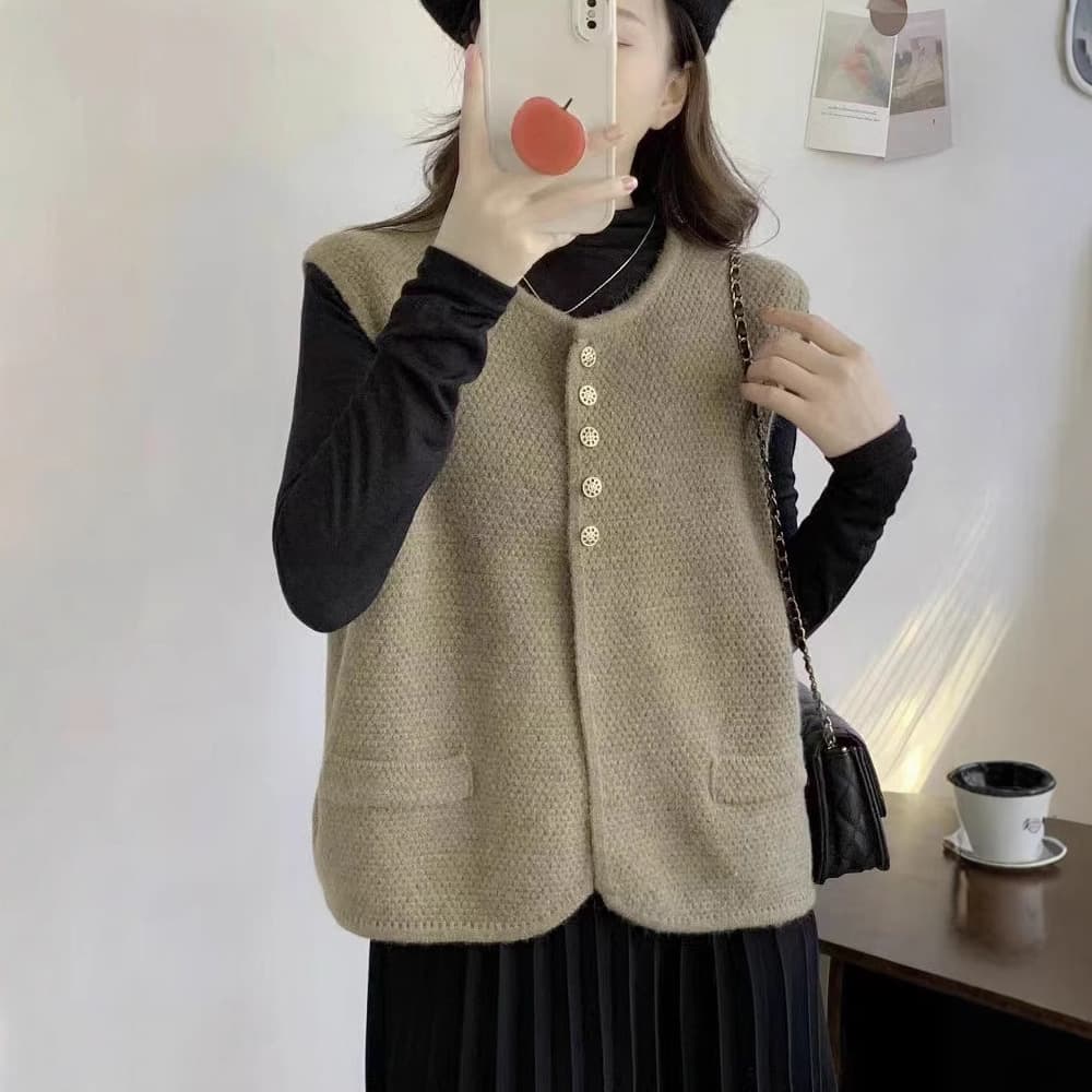 シンプル上品デザイン ボタン飾りニットベスト