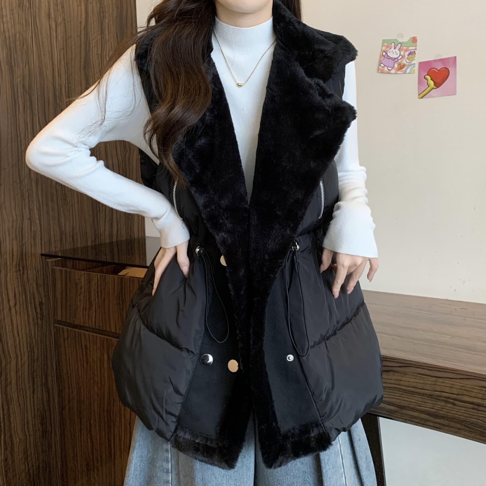 ファー付きシェイプドダウンベスト