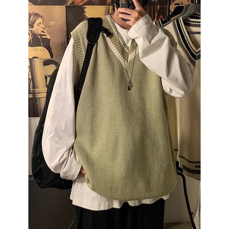 重ね着風Vネックニットベスト